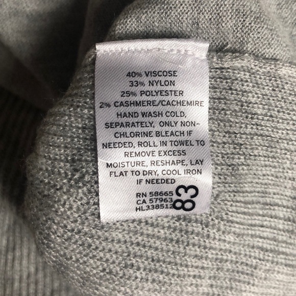 Chelsea 28 gray sweater with ruffle back size M - Picture 3 of 4